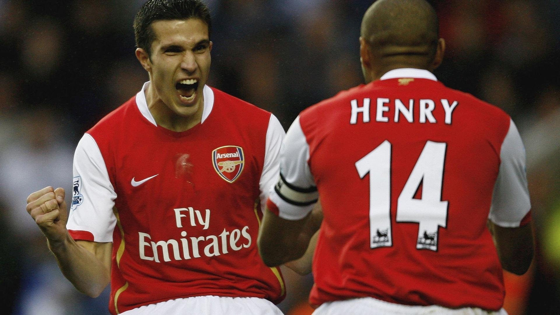 【冠军争夺激烈】一场比赛决定季后赛名次，冠军季中赛