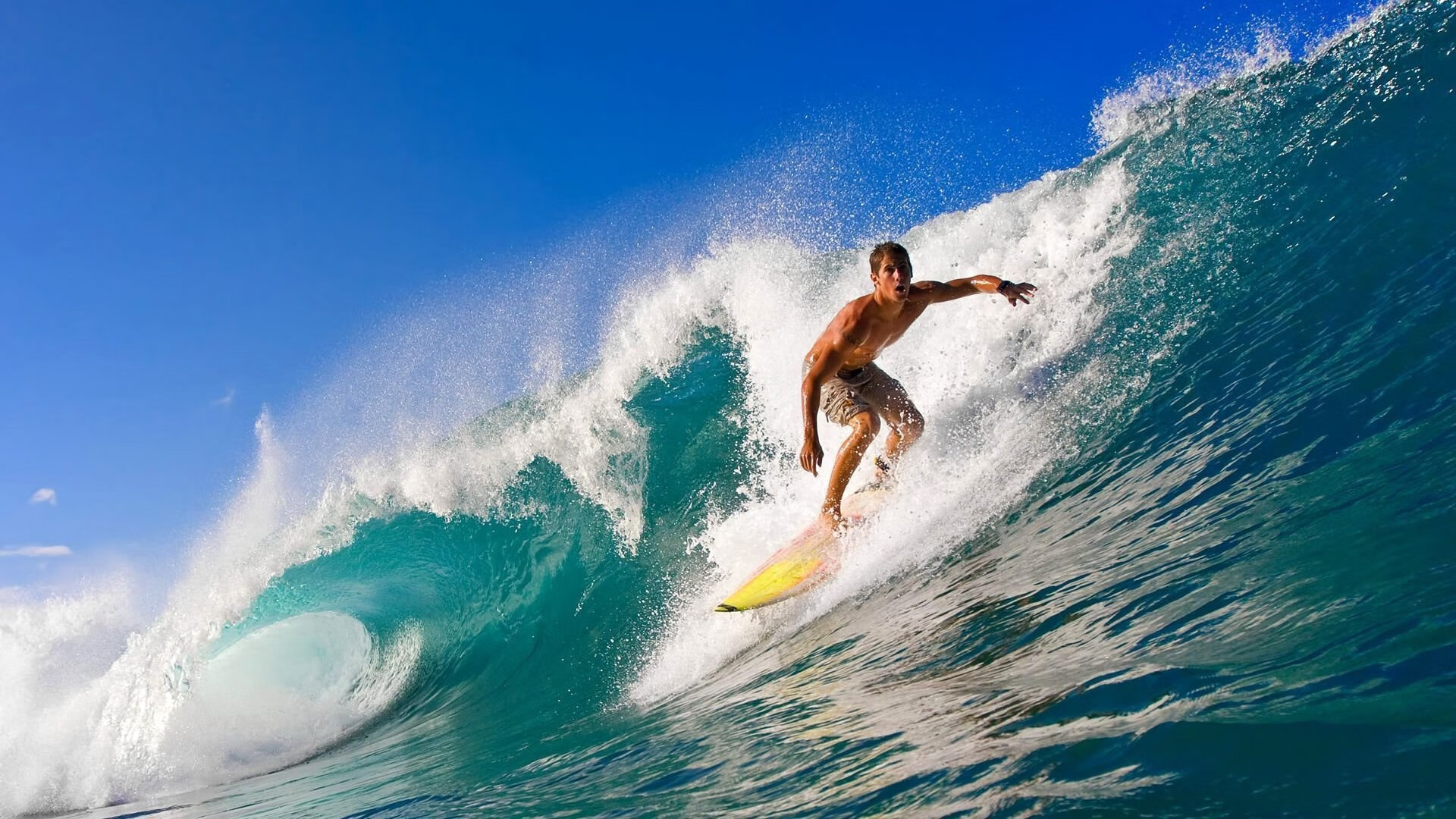 赛场偶遇：运动员趣味互动瞬间，运动员进场游戏玩法